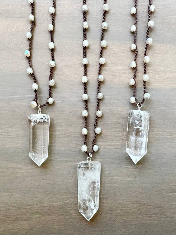 Quartz Magic Crystal Necklace With Opalescent Crystal for wholesale by Twist Style