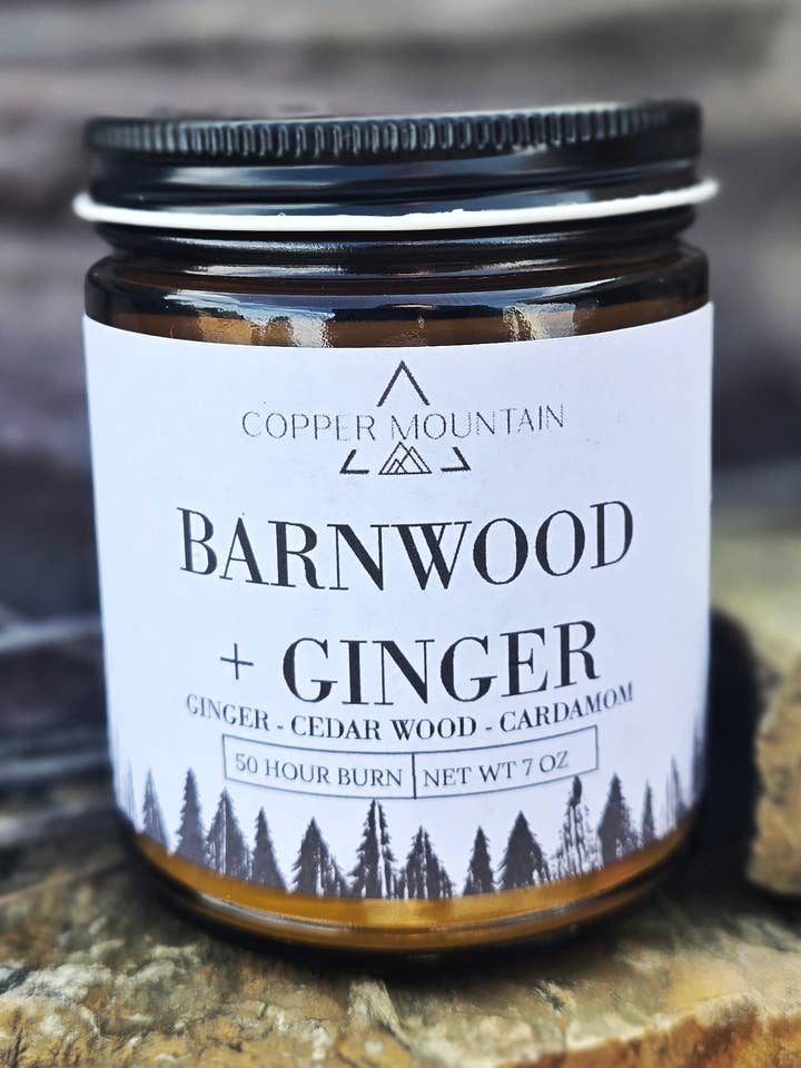 BARNWOOD + ZENZERO (ZENZERO, CEDRO, CARDAMOMO) 8OZ, 16OZ per la vendita all'ingrosso da parte di Copper Mountain Candle Co.
