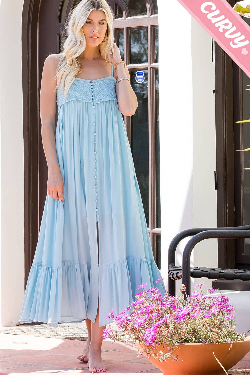 Sweet Lovely by Jen – Großhandel Kleid – Damen – MAXIKLEID AUS SEIDE MIT GESMOKTEM BUTTON-DOWN IN ÜBERGRÖSSE23