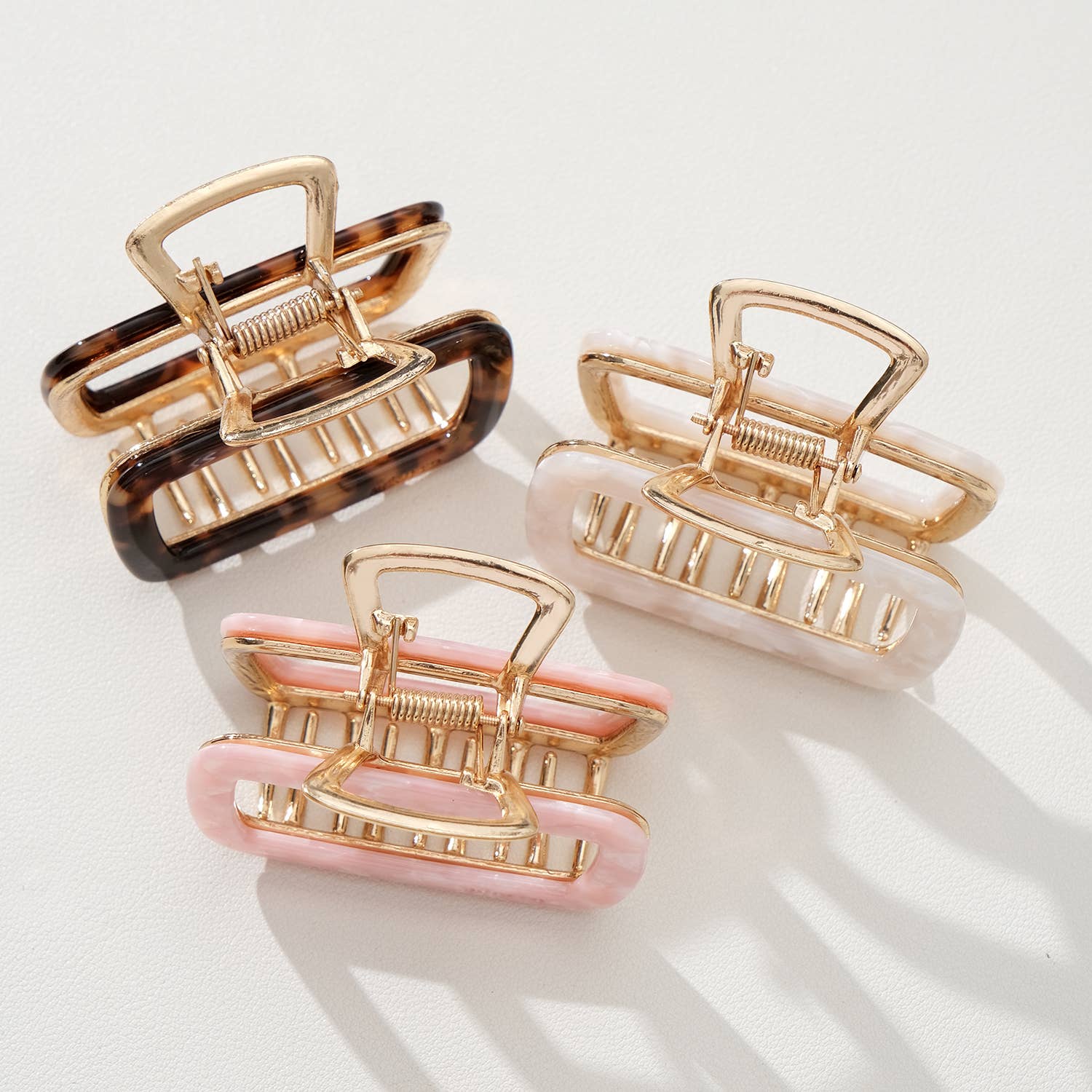 Assorted Harlow | Medium Hollow Rectangle Metal Claw Clip for wholesale on Faire8