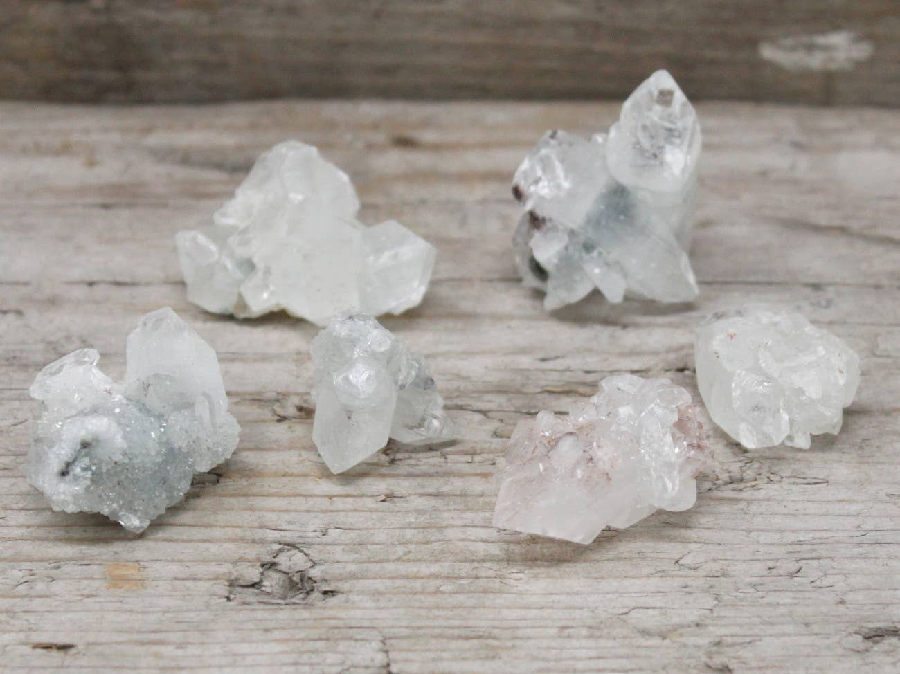 AWGifts Europe - Wholesale Spiritual Stone/Crystal - MinSp-01 - White Apophylite Clusters 20-30mm2