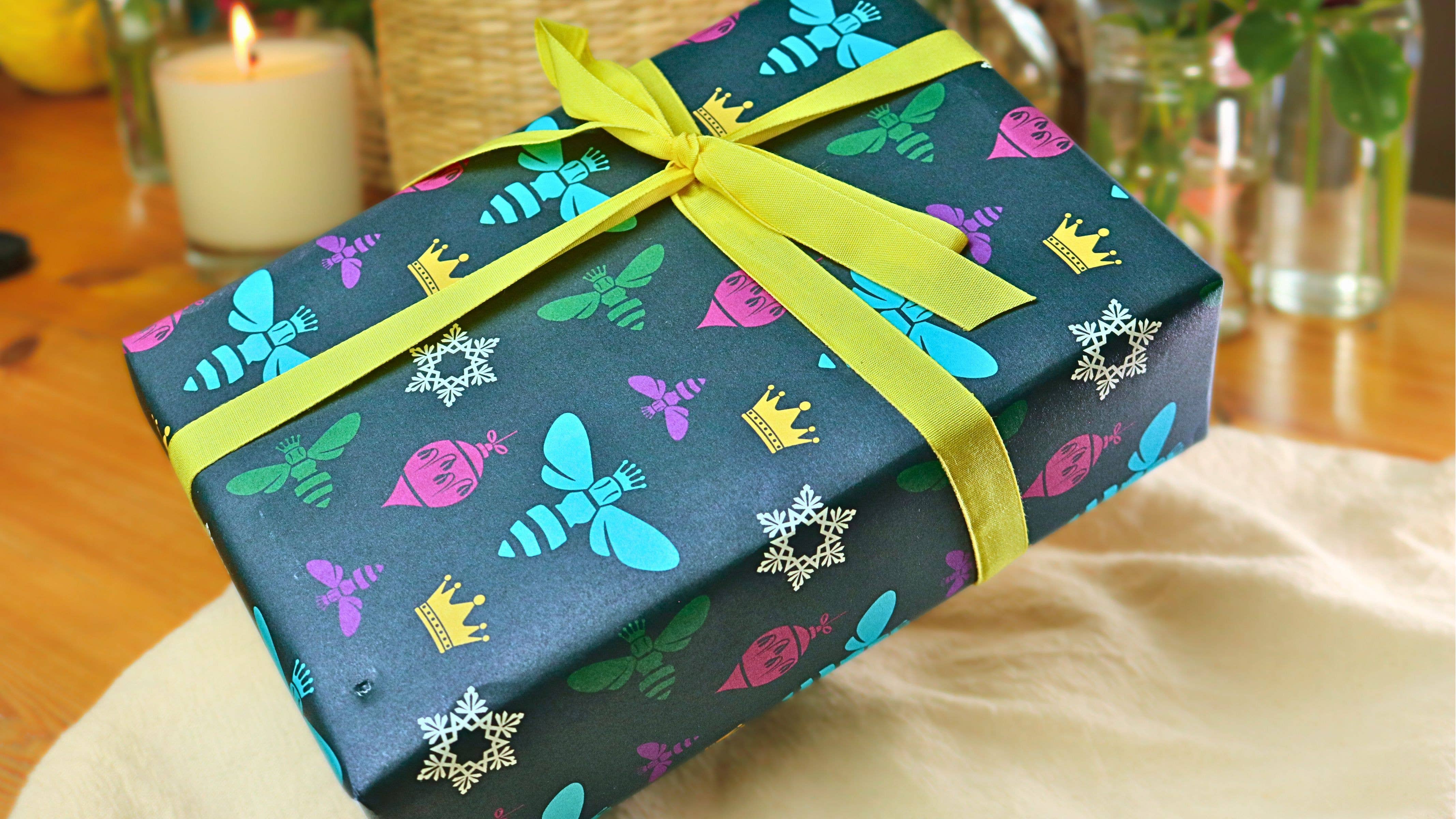 Sussex Seed Balls – wholesale Wrapping paper roll – Festive Luxury Wrapping Paper (Recycled) Roll 500x700mm3