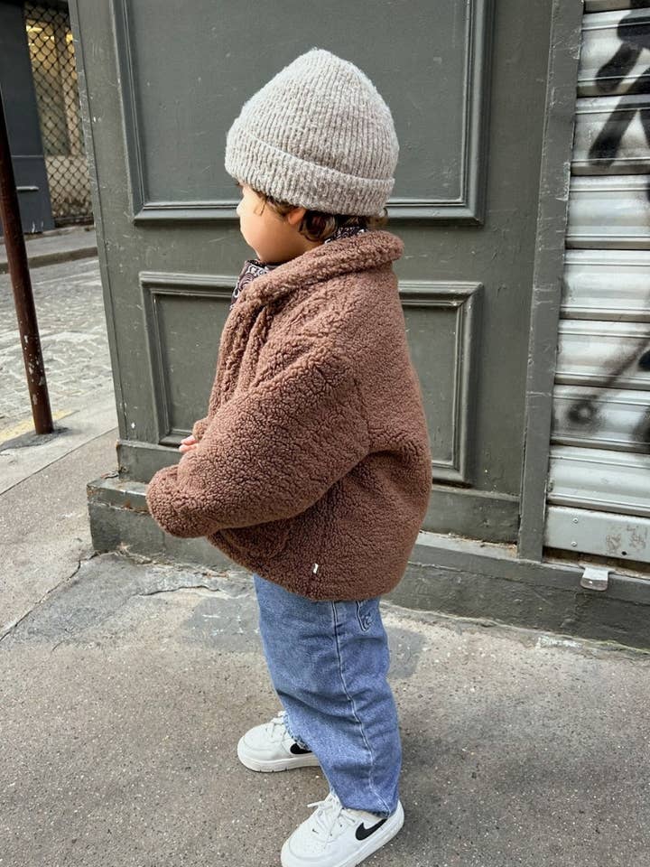 Cloud frakke i plys for engroshandel hos Atelier Badaboum