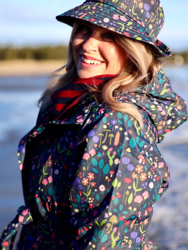 Danefae København - Wholesale Raincoat - Women's - Danelisabeth Raincoat Dk Navy BOTANICAL1