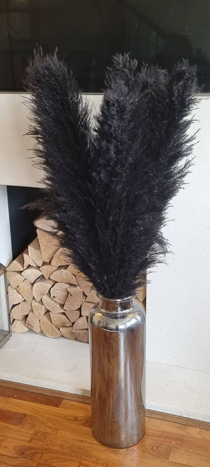 LoveProducts Ltd – wholesale Dried/pressed flowers – Pampas Grass Large black Fluffy Dried pampas arrangement5