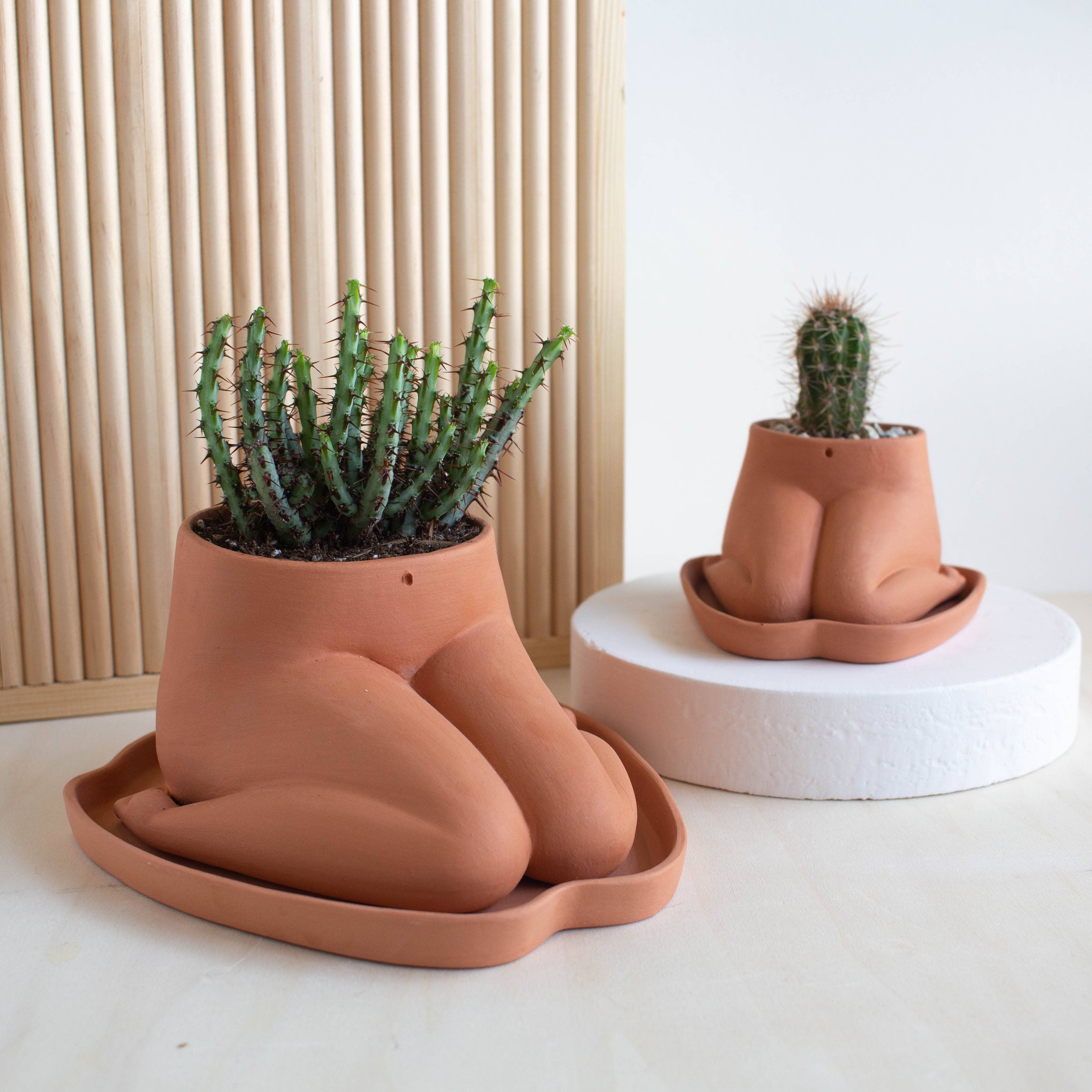 Doma Studios - Wholesale Plant Pot - Kneeling Leggy - Terracotta4
