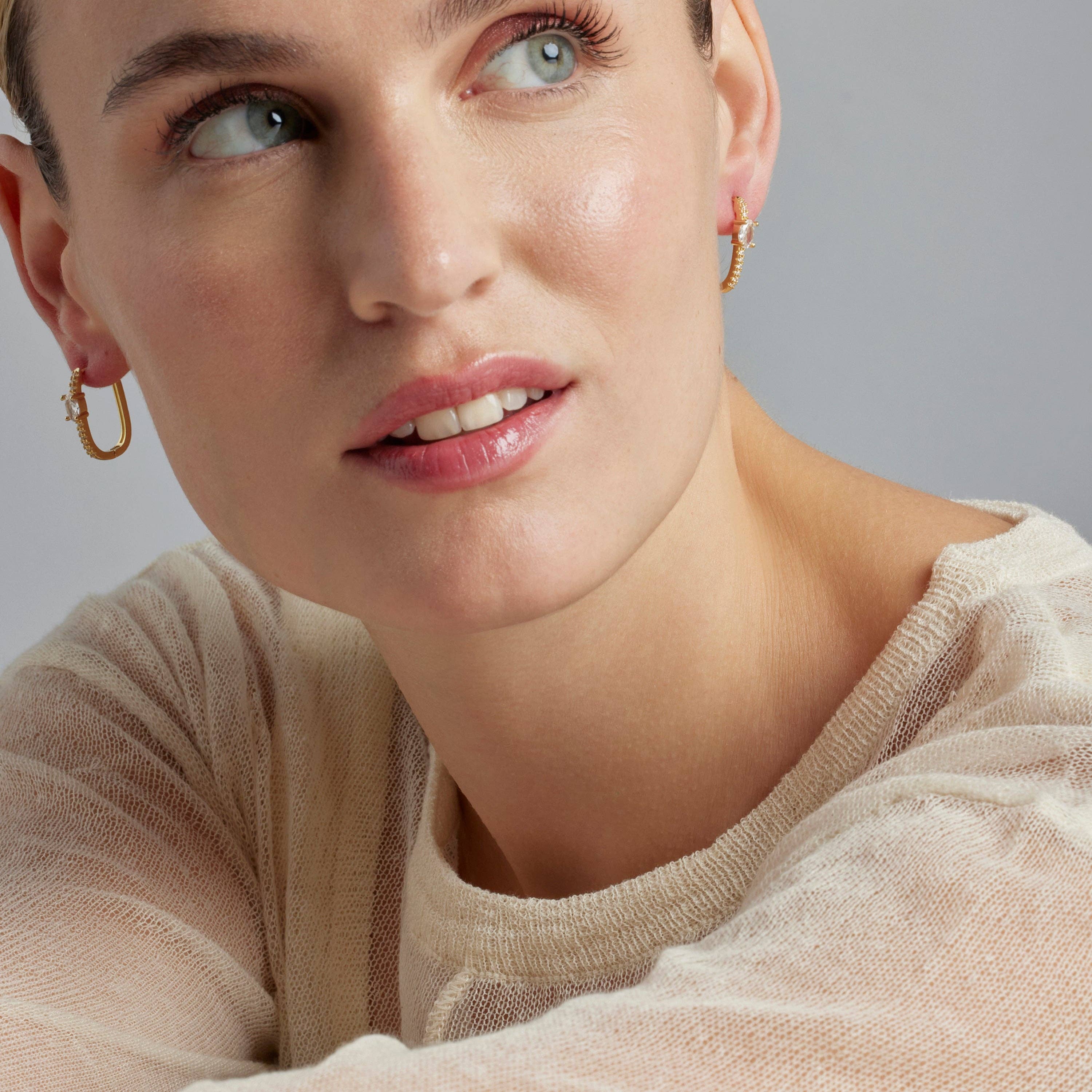 Luxenter - Vendita all'ingrosso Orecchini a cerchietto - Orecchini in zirconi brillanti placcati in oro giallo 18K - Tiskah3