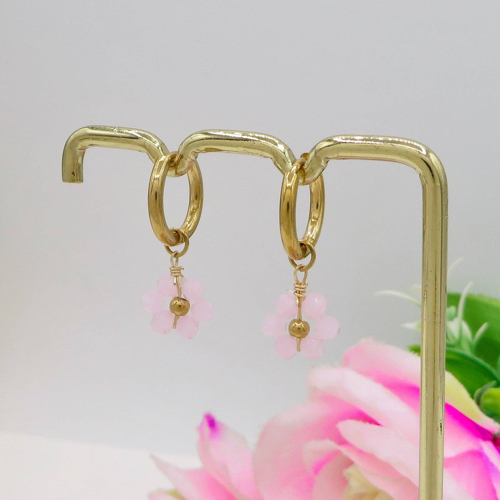 Daemon srls - Wholesale Dangle Earrings - DAISY ~ ACCIAIO INOSSIDABILE Orecchini mini hoops con fiori e cristalli3