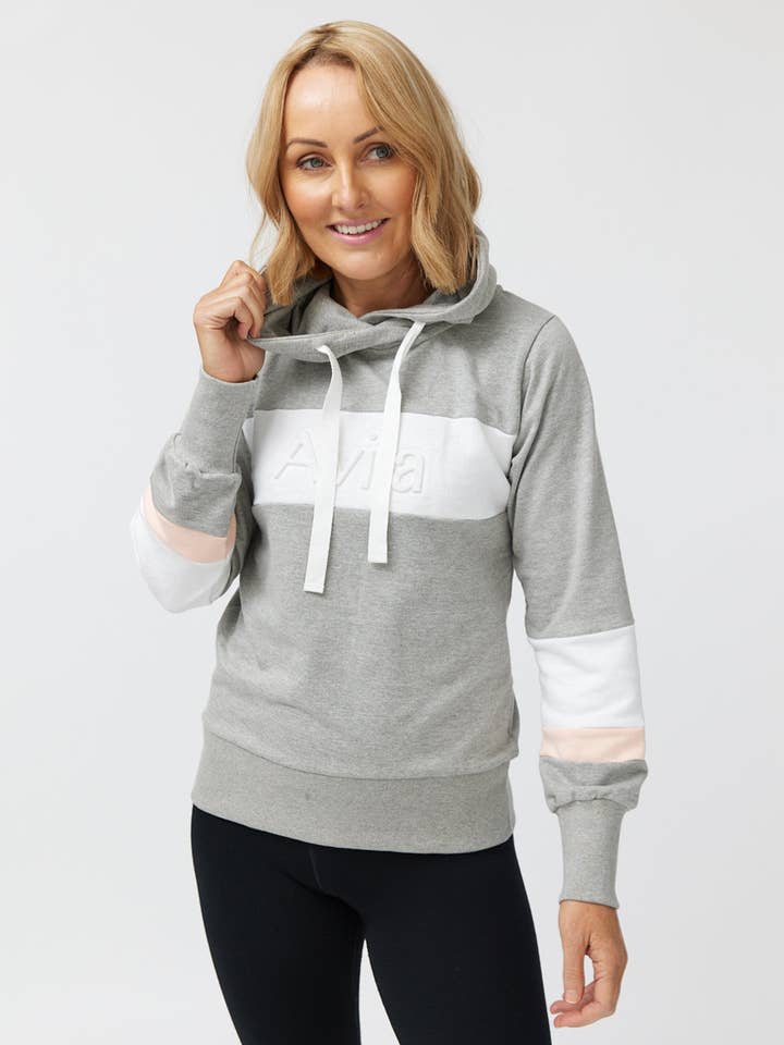 Hoodie met Emboss Logo voor wholesale door Avila the label