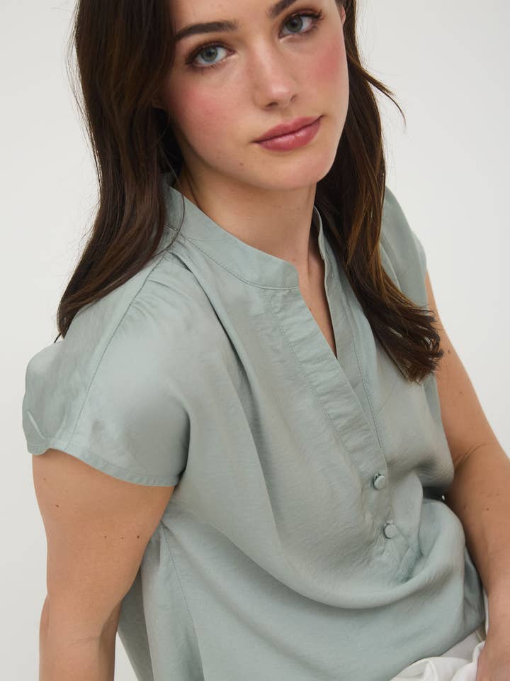 Blu Pepper - Wholesale Blouse - Women's - DROP SHOULDER BUTTON FRONT BLOUSE
