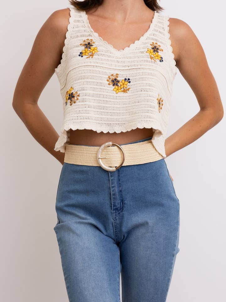 Gürtel aus Bast mit Schleifenmuster in der Natur — Runde Schnalle 🌾 für den Großhandel von Leto Accessories