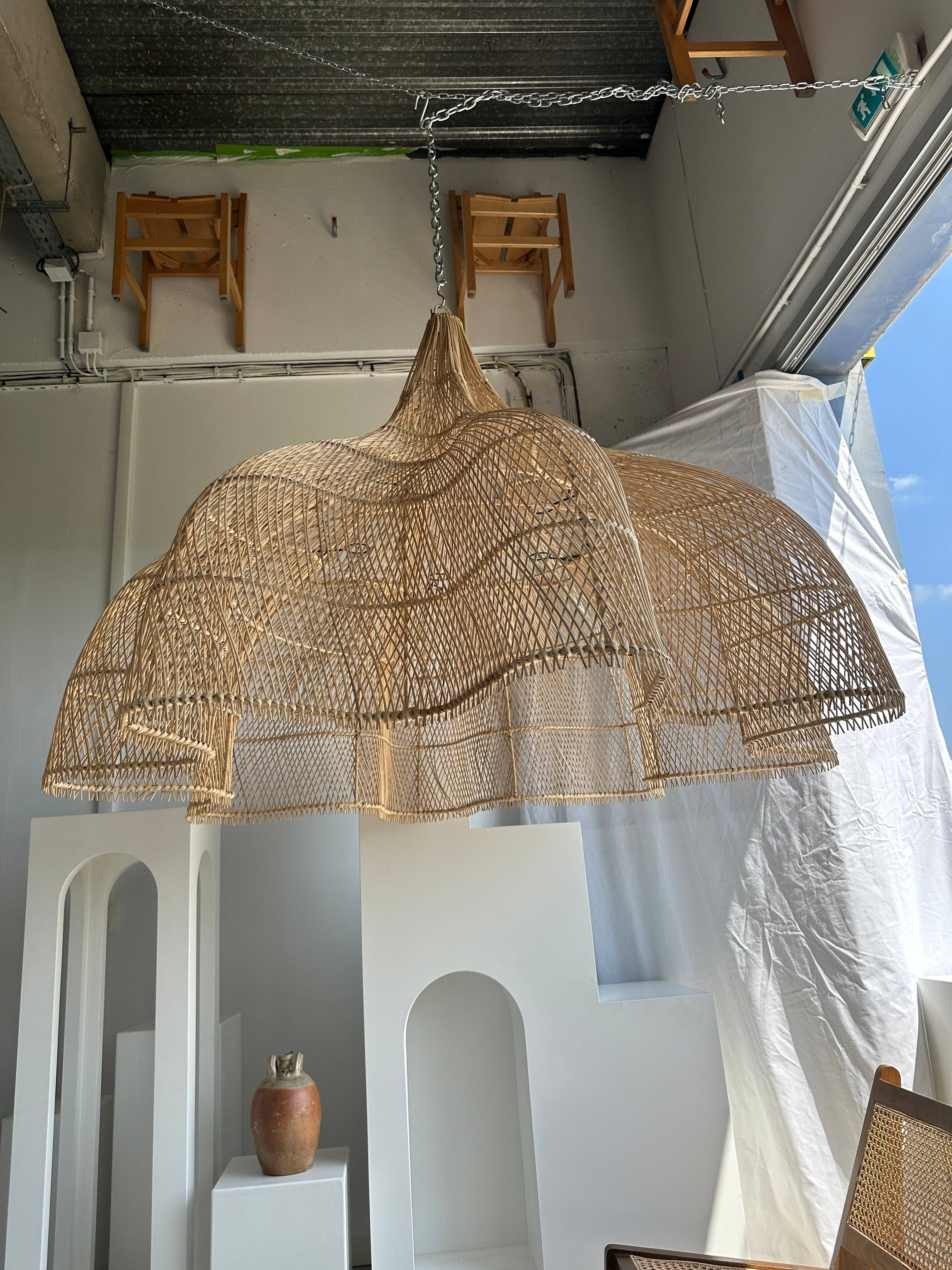 Office Objets - Wholesale Chandelier/Hanging Light - Immense rattan suspension in the shape of a flower, tulip, corolla H:1m; D:1m50164