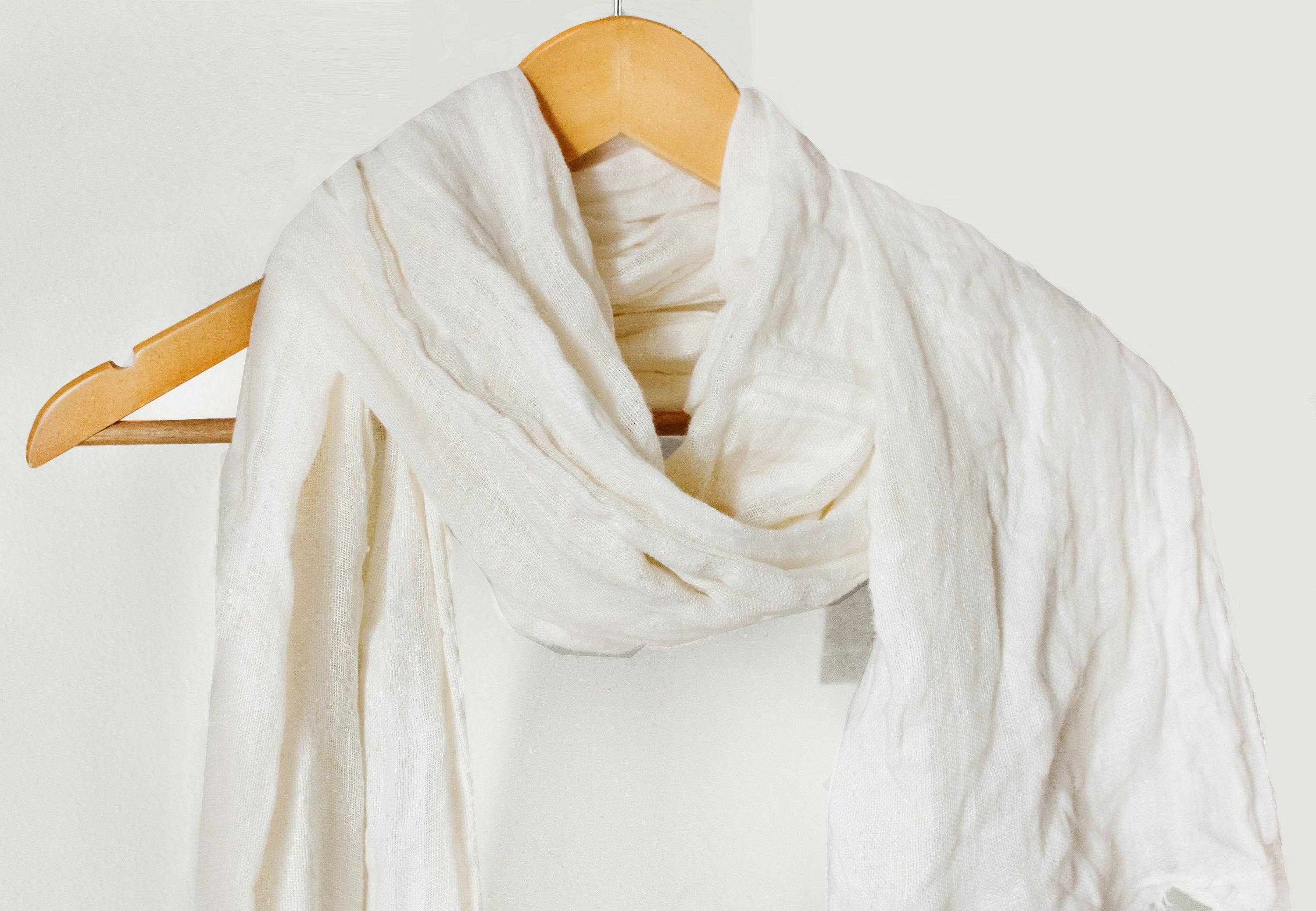 LinenQ – wholesale Scarf – Unisex – Cream linen scarf 4