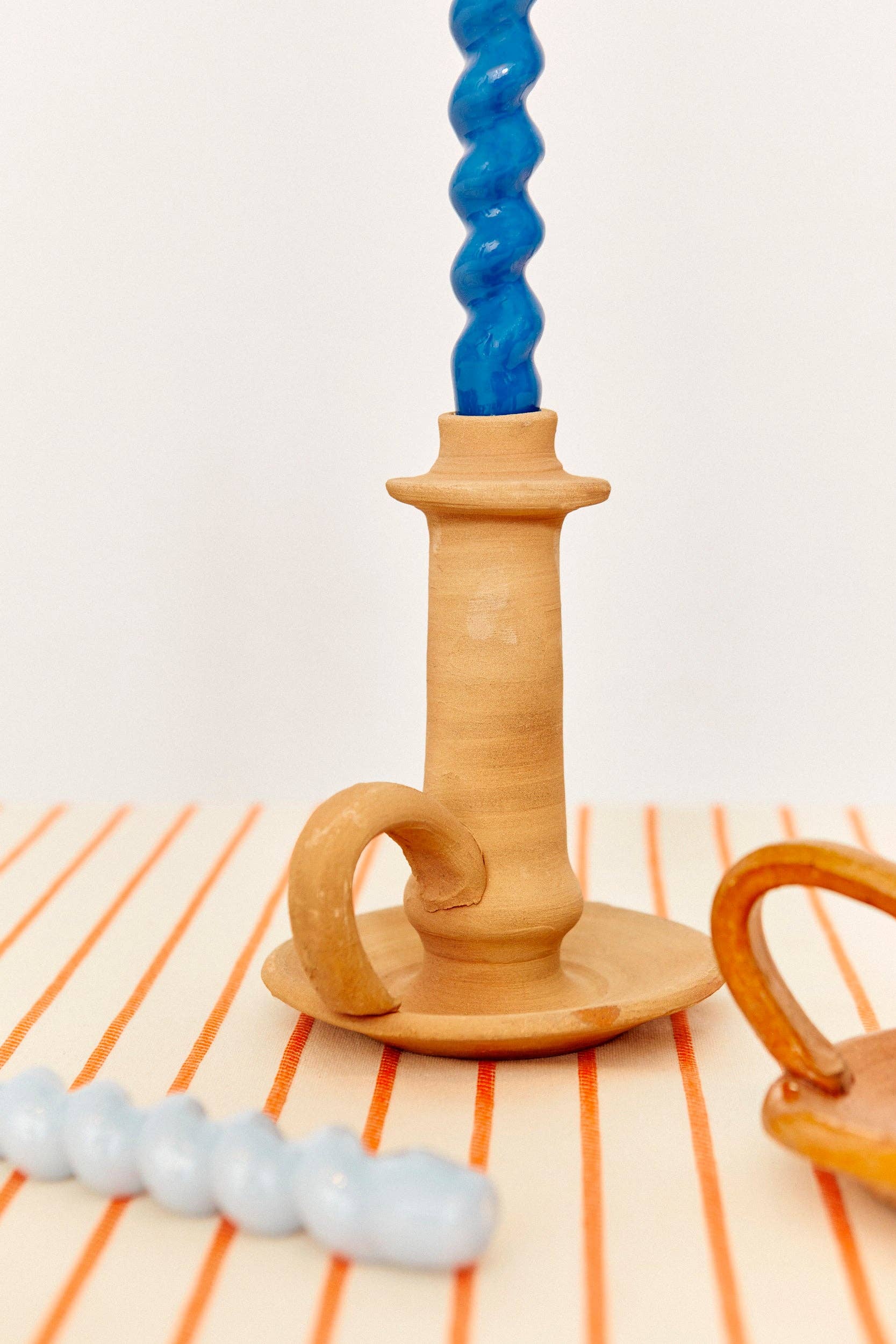 Eturel Madrid - Wholesale Candelabra - Clay handle candlestick with plate1