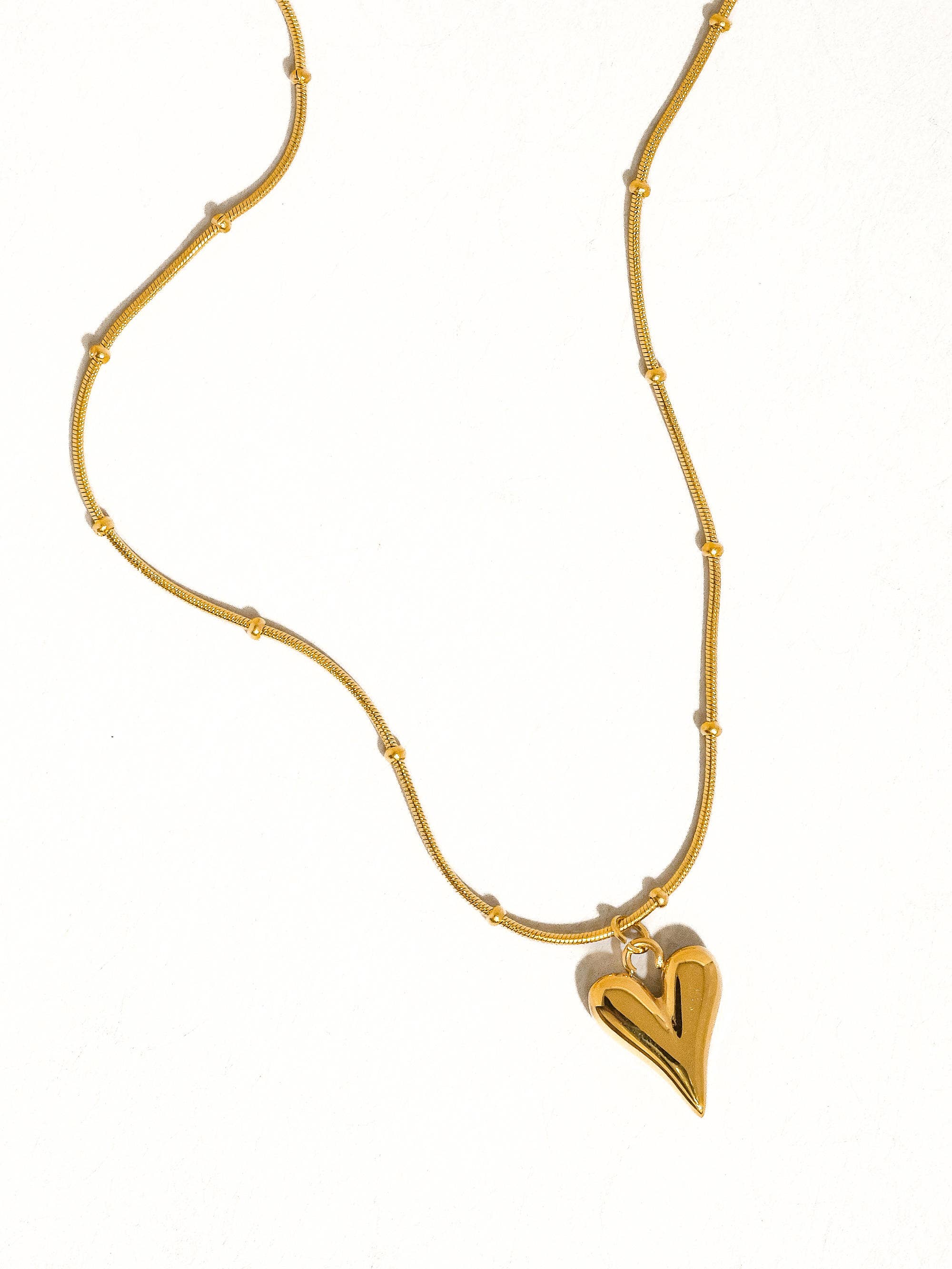 Bay 18K Gold Non-Tarnish Heart Necklace for wholesale on Faire2