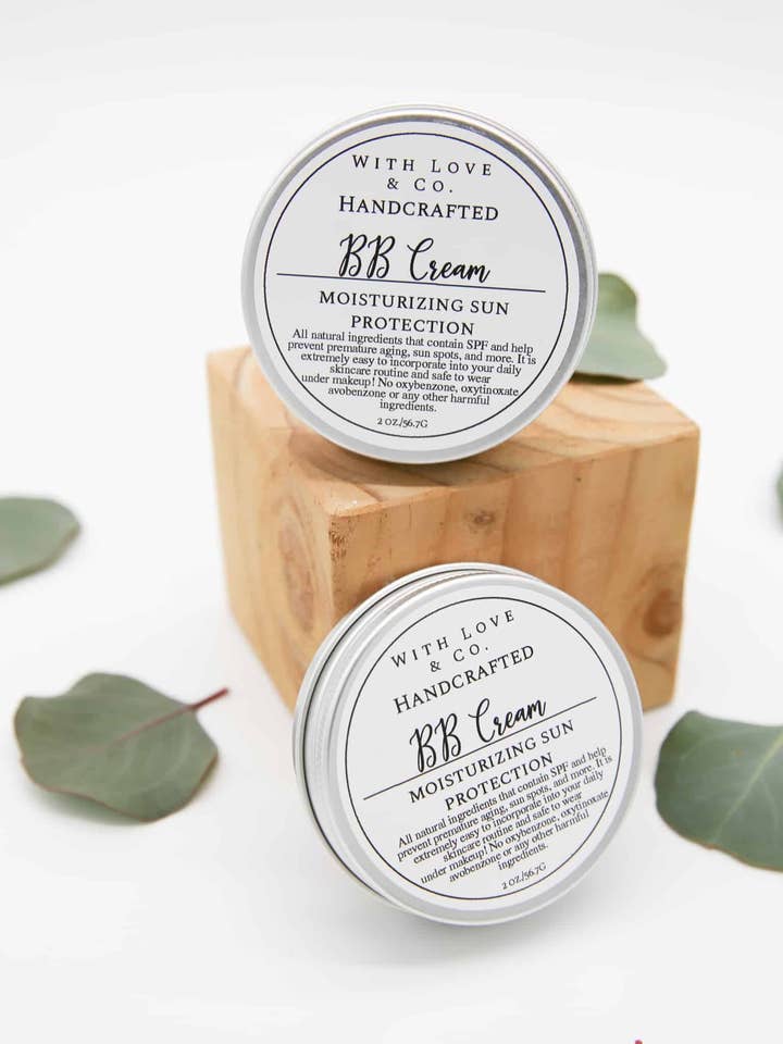 Crème hydratante SPF BB entièrement naturelle pour la vente par With Love & Company