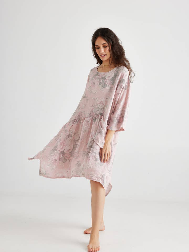 Miss Rose Sister Violet – Engroshandel Kjole - Dame – Dameklæde Clarissa i hør med blomsterprint7