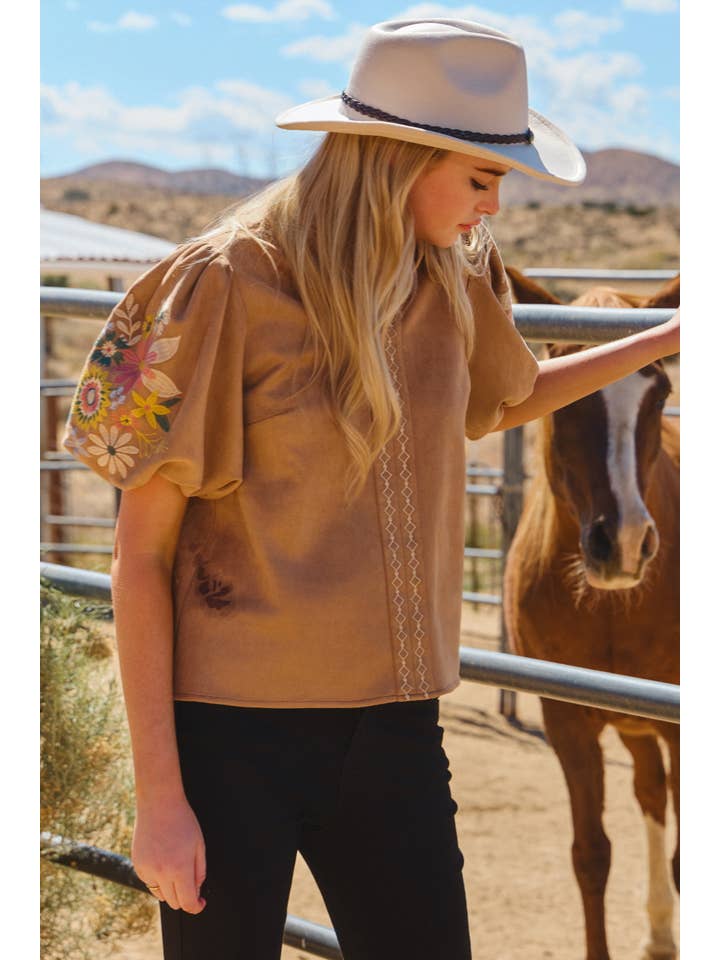 Oddi – Blusa - Mulher por atacado – Top de Manga Bufante em Camurça Sintética