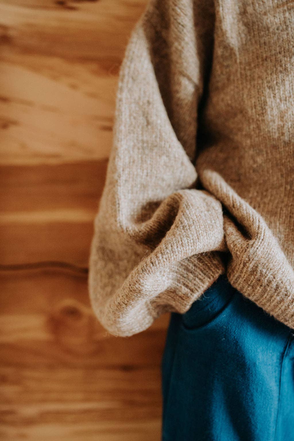 Happy French Gang - Vente Pull en maille – femme - Pull Félix camel en alpaga non teint filé à la main2