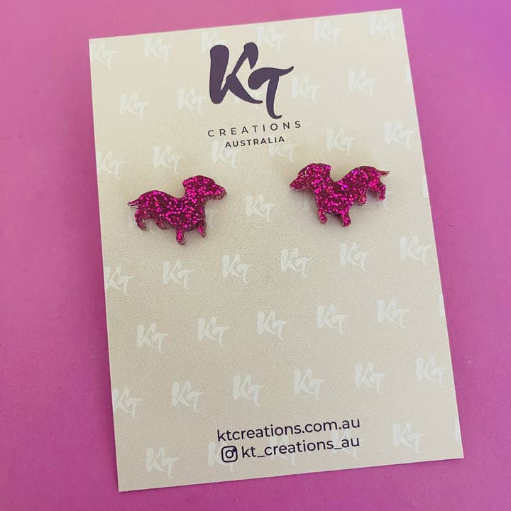 KT Creations Australia - Vente Clous d'oreille - Clous d'oreilles teckel en acrylique à paillettes rose vif - Boucles d'oreilles pour chien0