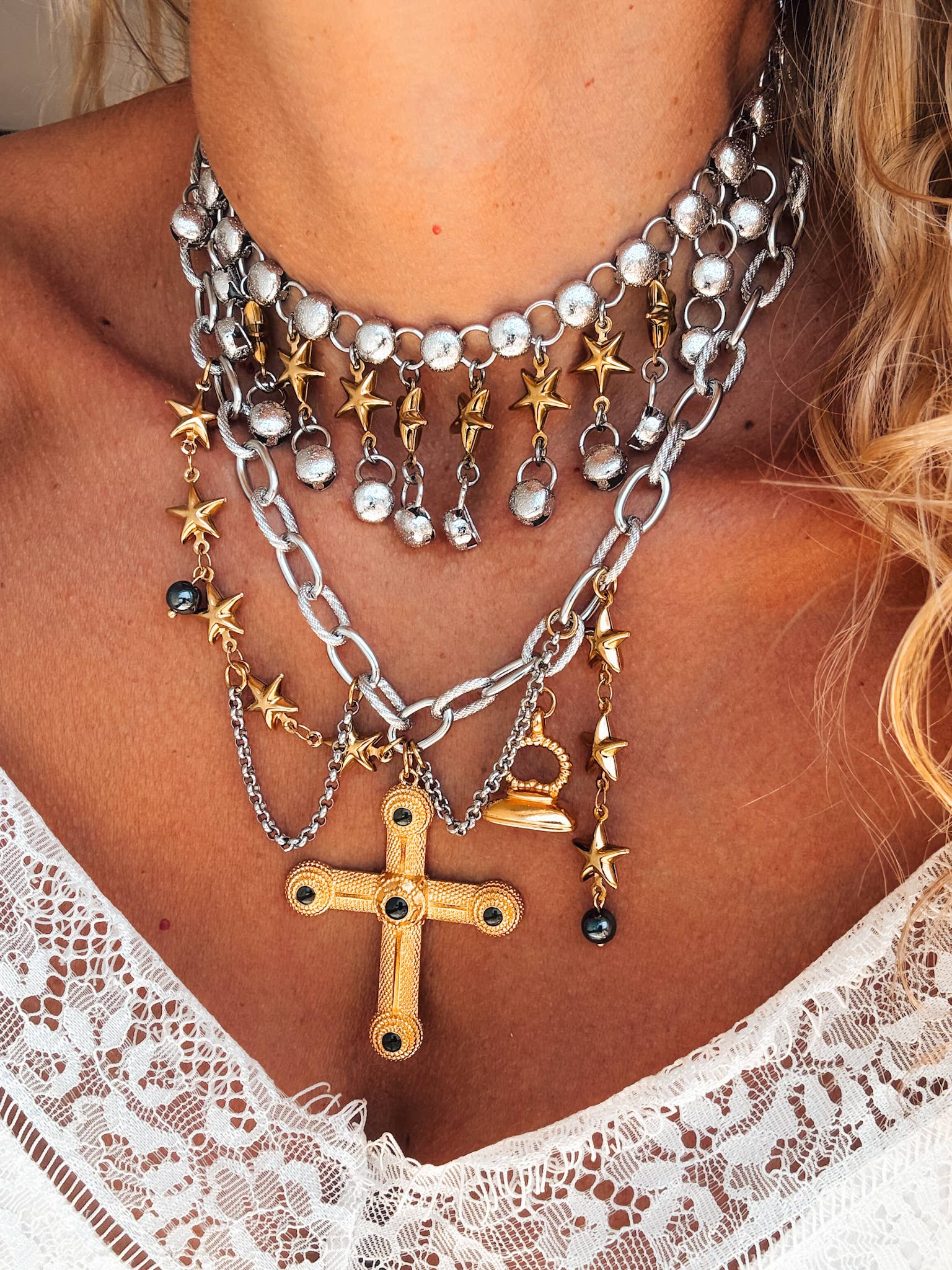 Goupi – wholesale Pendant/charm necklace – Rock star choker and cross charm necklace mix gold & silver5