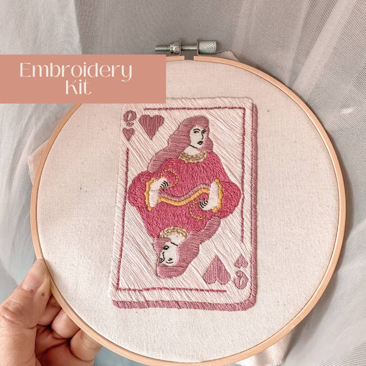 Kit de broderie intermédiaire | Queen of Hearts pour la vente par Sunday Mornings Shop LLC