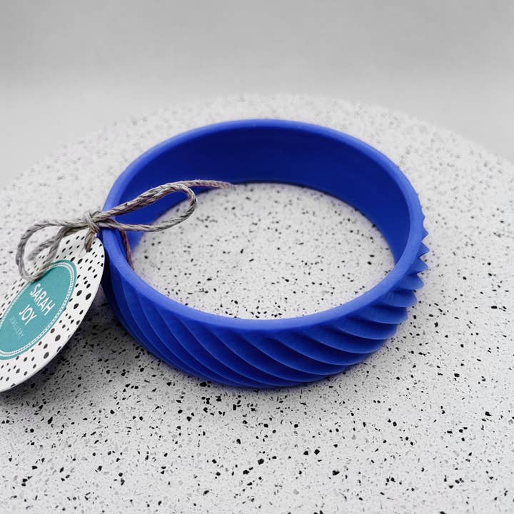 Twist Bangle voor wholesale door Sarah Joy Jewellery