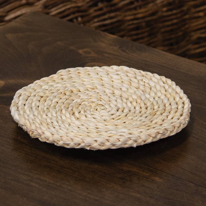 Col House Designs - Wholesale Candle Holder - Natural Corn Husk Round Candle Mat1