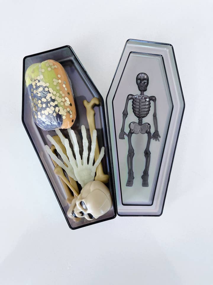 Costruisci un kit Skeleton Playdough per la vendita all'ingrosso da parte di Make & Magic Playdough Co.
