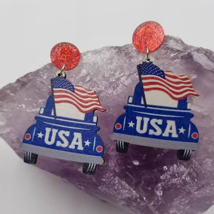 Boucles d'oreilles en bois Patriotic USA pour la vente par magnolia jewelry