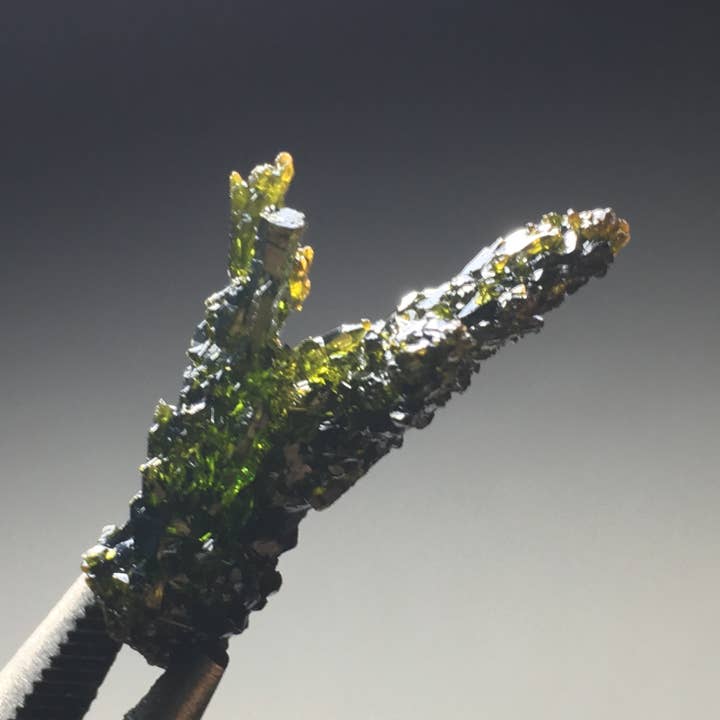 Wildheart Crystals - Wholesale Spiritual Stone/Crystal - Nice Green Terminated Zincite Crystal5