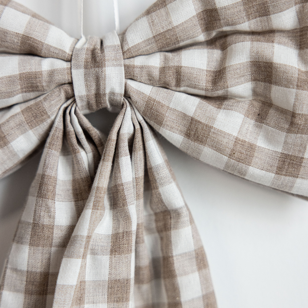 Luxe B Co – wholesale Christmas decoration – Bow Beige Gingham Fabric Bows4
