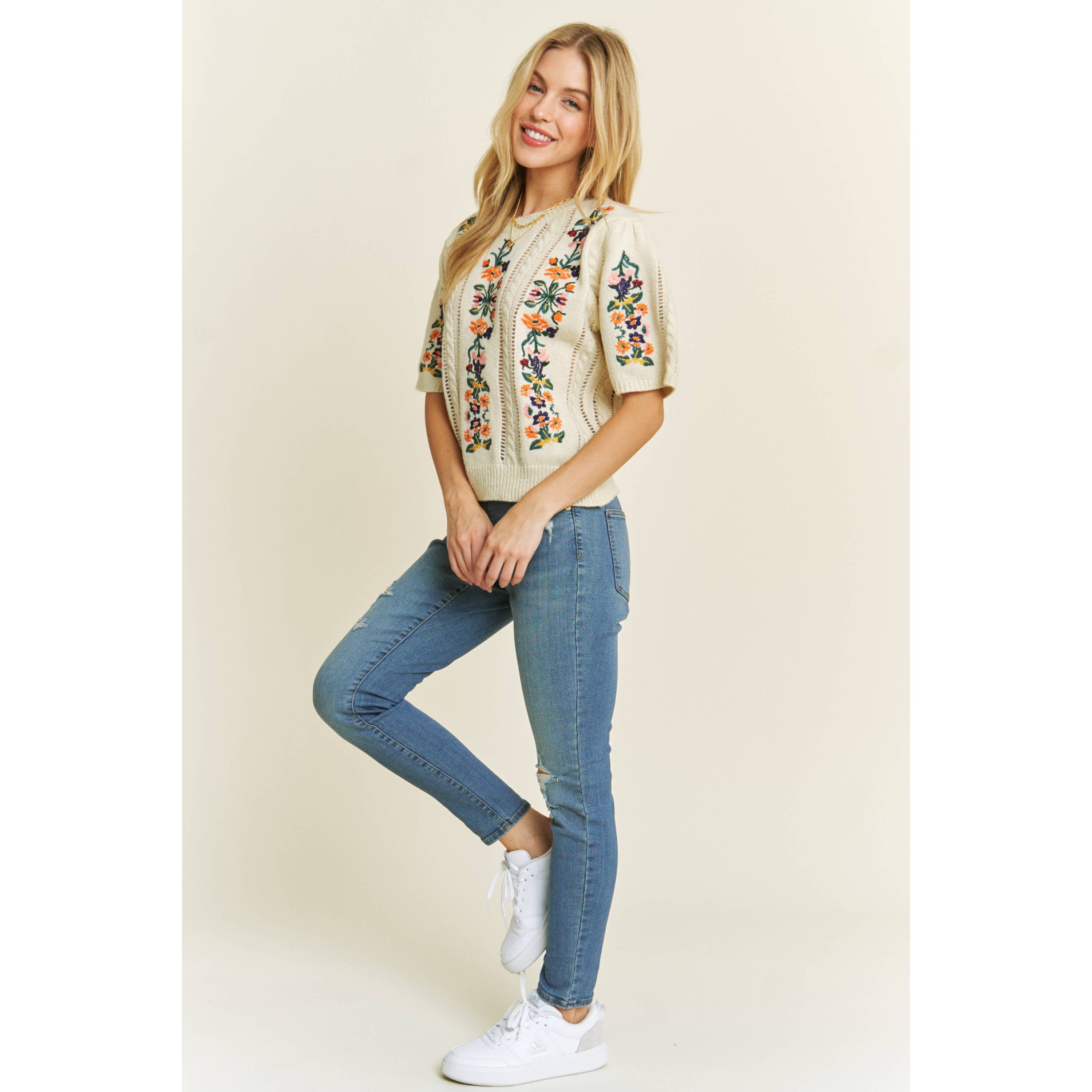 Sweet Generis - Wholesale Knit Sweater - Women's - CUTE FLORAL EMBROIDERY CASUAL PULLOVER SWEATER9