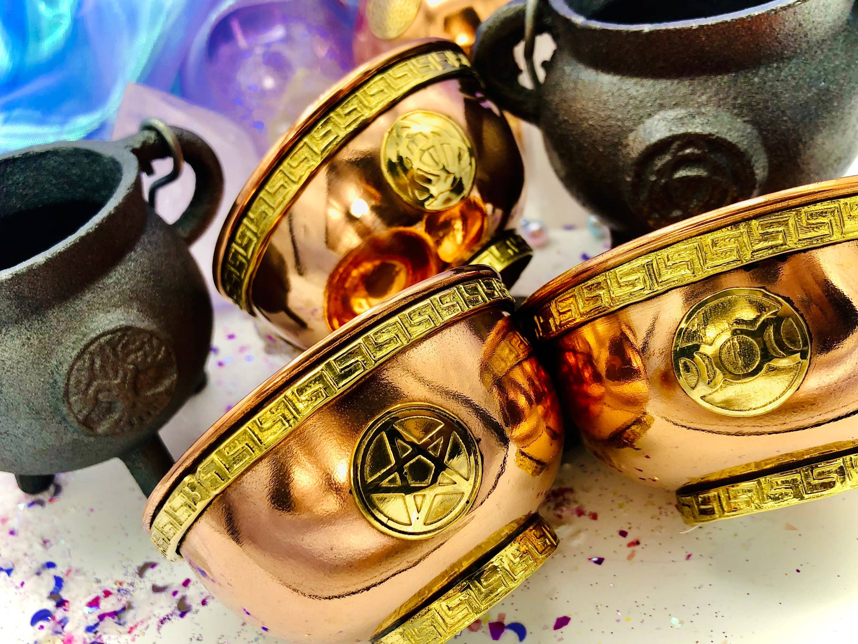 Desarwen - Vendita all'ingrosso Attrezzatura per meditazione - Calderone in rame per rituali magici con triquetra, fiore della vita e luna tripla2