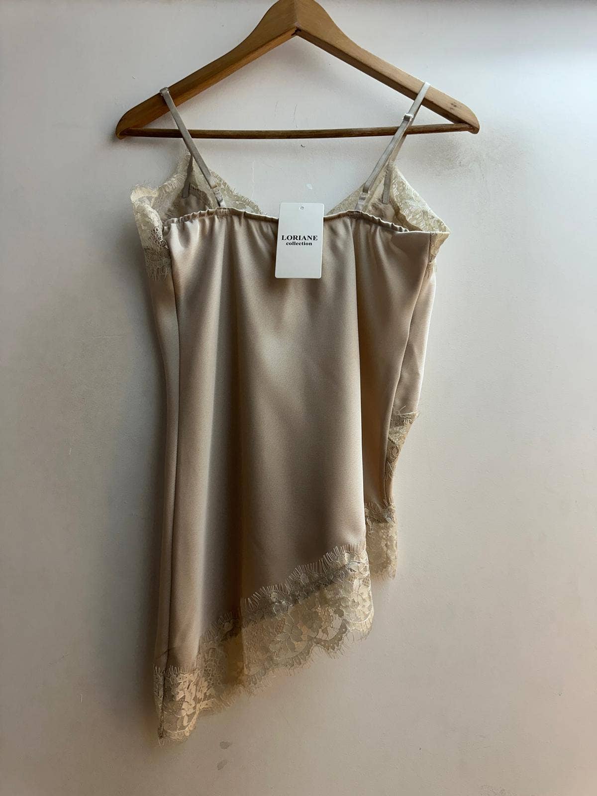 LORIANE - Vente Haut d'intérieur – femme - 11220 Haut à bretelle asymétrique en satin 2