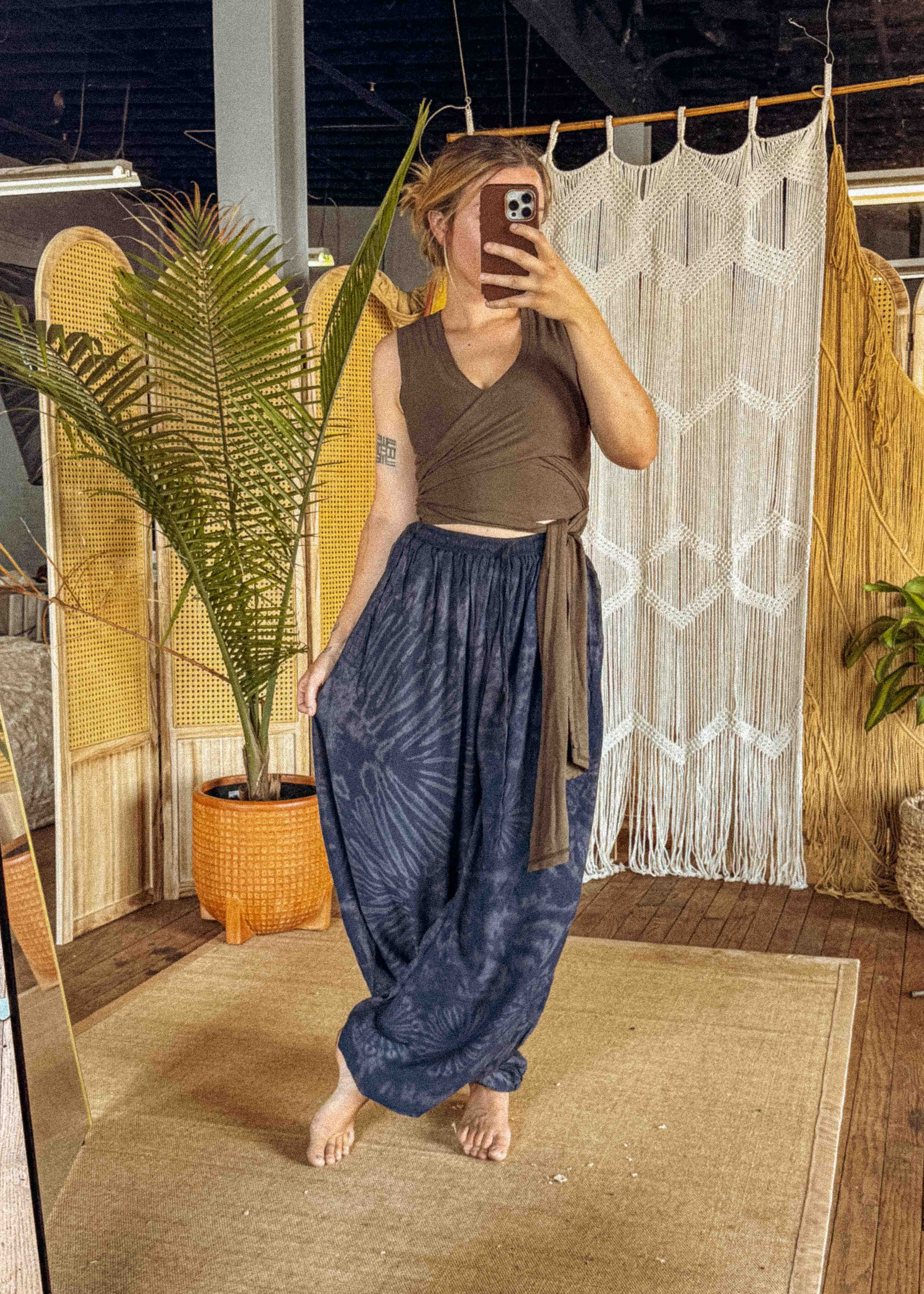 Gardenbelle Shop - Wholesale Pants - Women's - Flowy Hippie Tie Dye Pants Earthy + Colorful Baggy Yoga Pant8