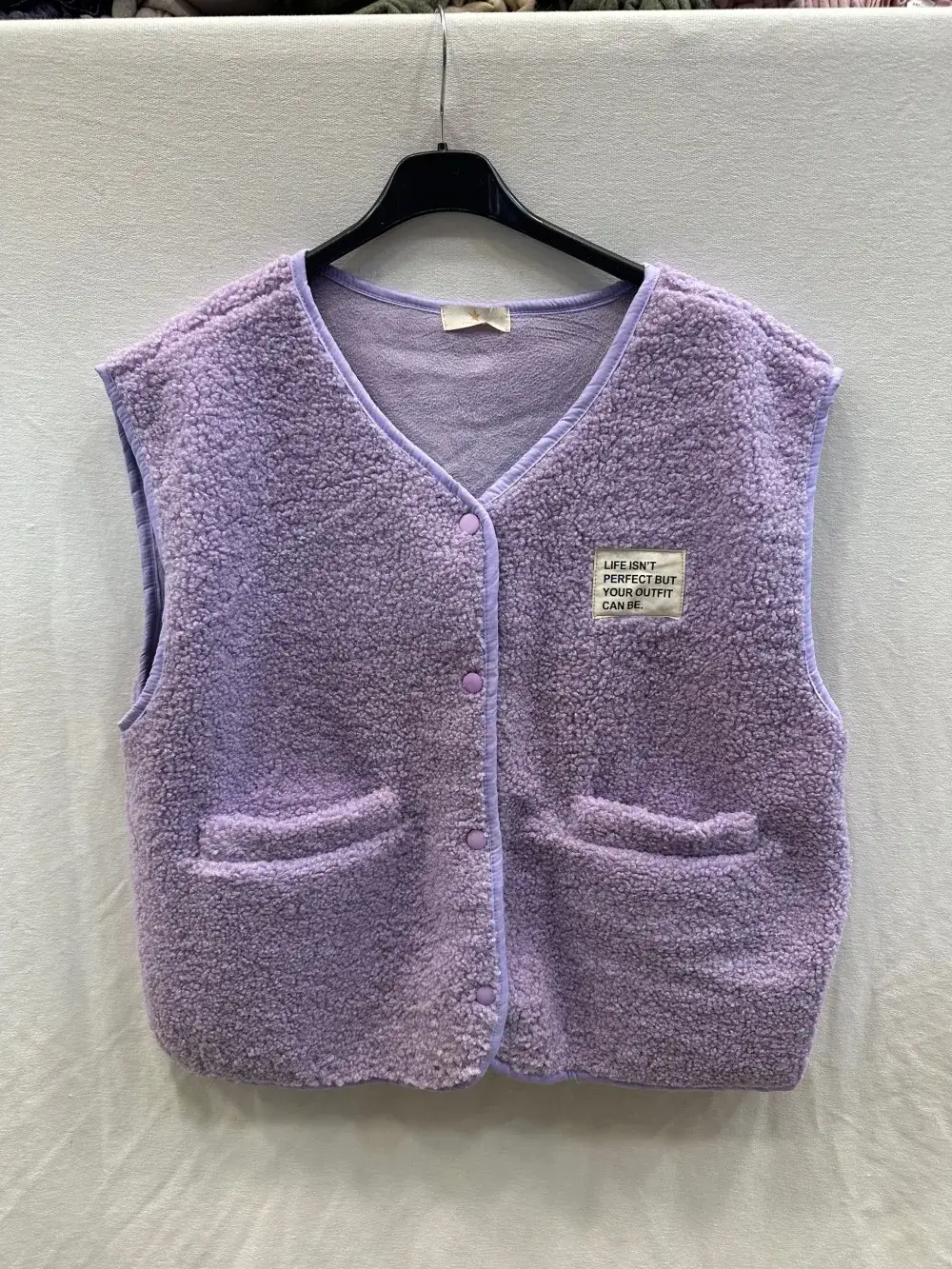 Mimi & Gogo - Wholesale Vest - Dames - Moumoute Vest Met Embleem @3418_GiEcussonMoumoute18