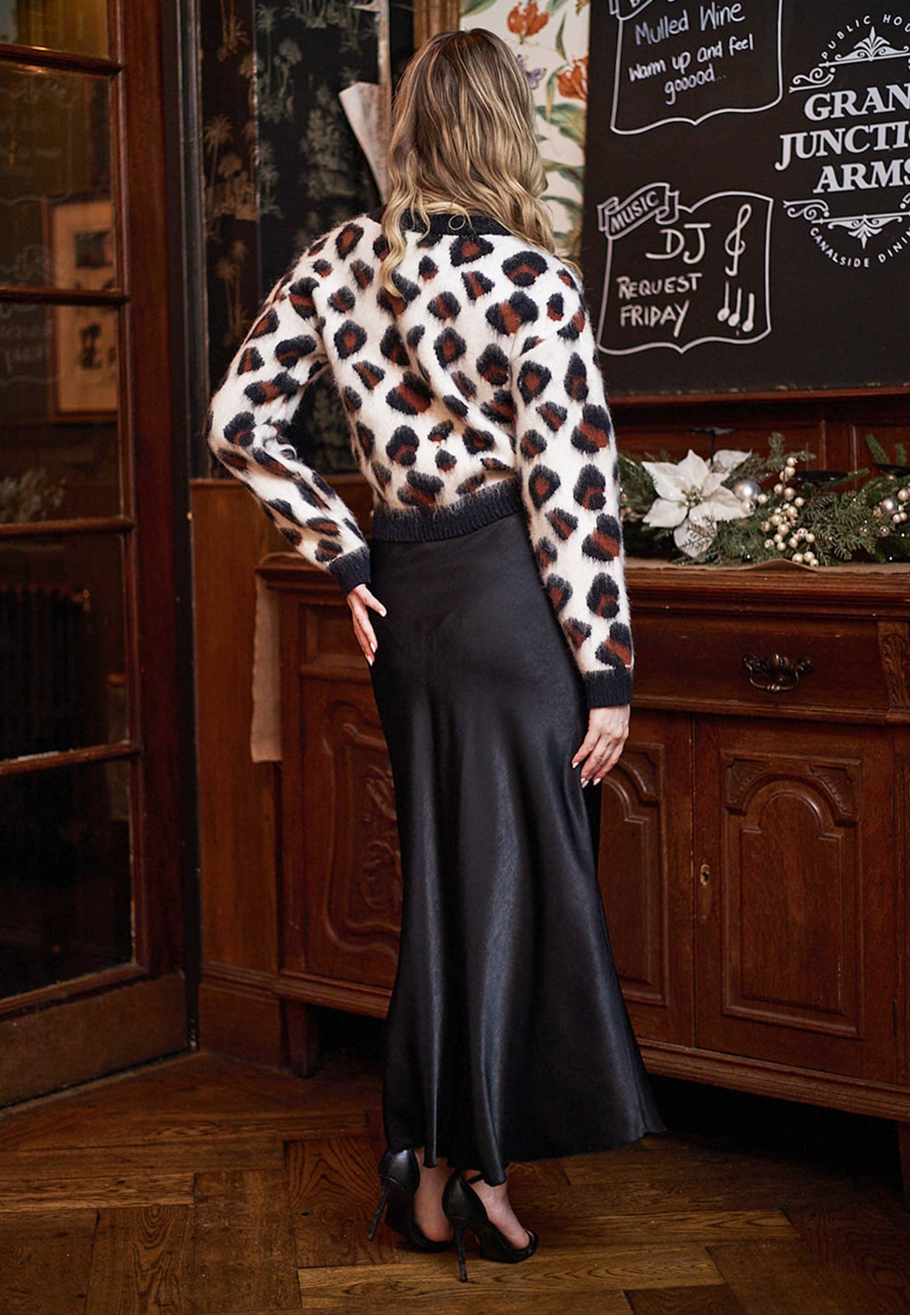 ANGELEYE – wholesale Knitted jumper – Women′s – Border Knit Jumper in White Leopard2