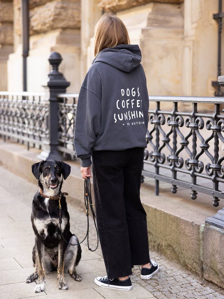 Lieblingspfote – Großhandel Hoodie – Unisex – Hoodie "DOGS COFFEE SUNSHINE + DO NOTHING" Washed Black2