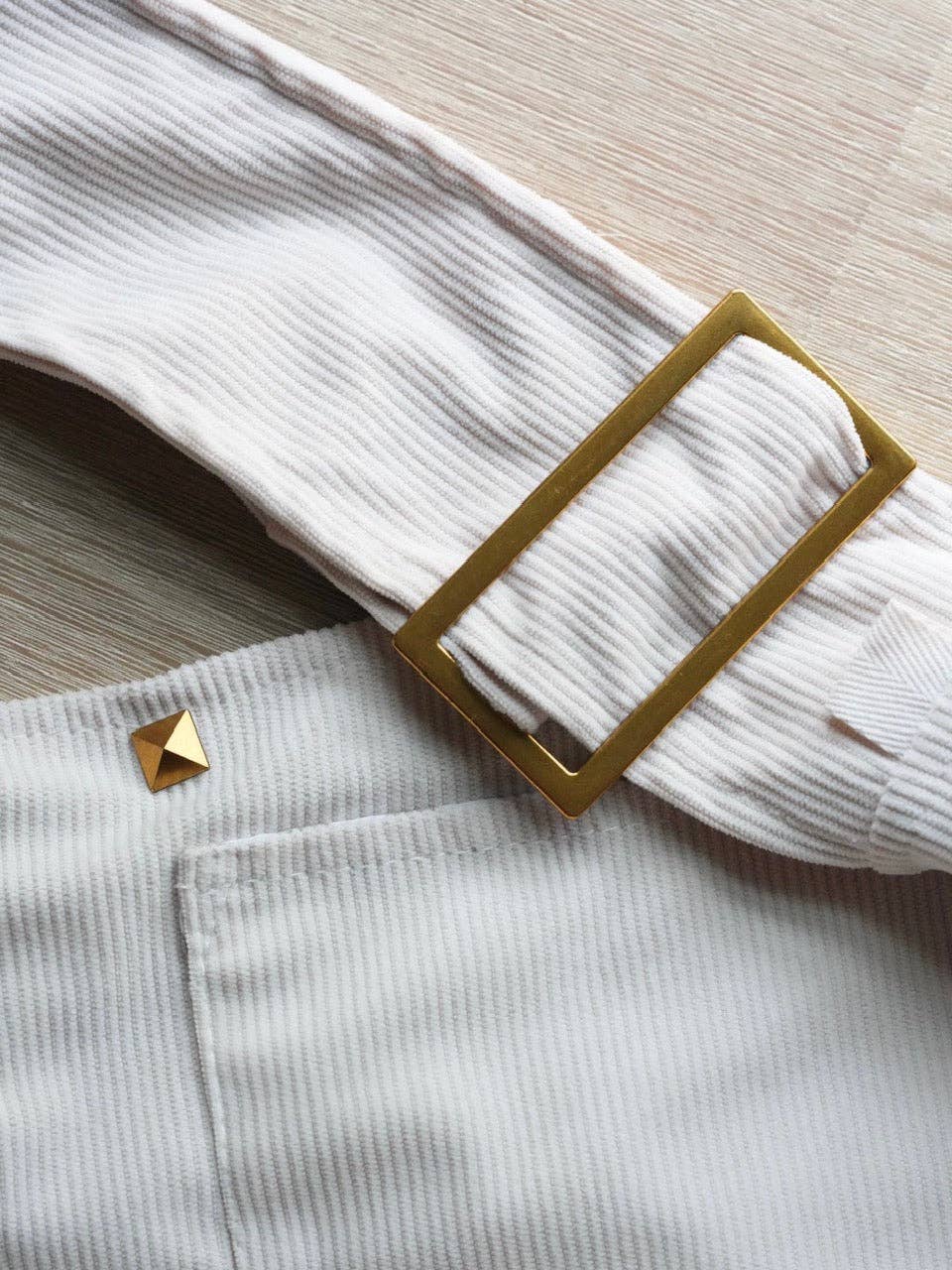 Bianco e Abbronzatura Marsupio portapet 'Tucker' di Moxxie in vendita all'ingrosso su Faire3