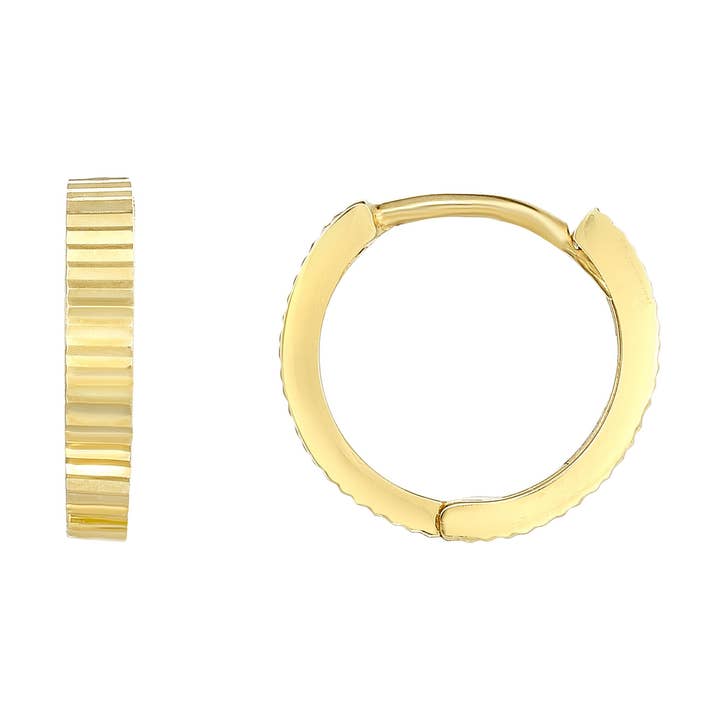 14kt guld gul Finish 10.5x11.5mm Diamond Cut Puggie örhänge med Snap spänne för wholesale av The Diamond Deal