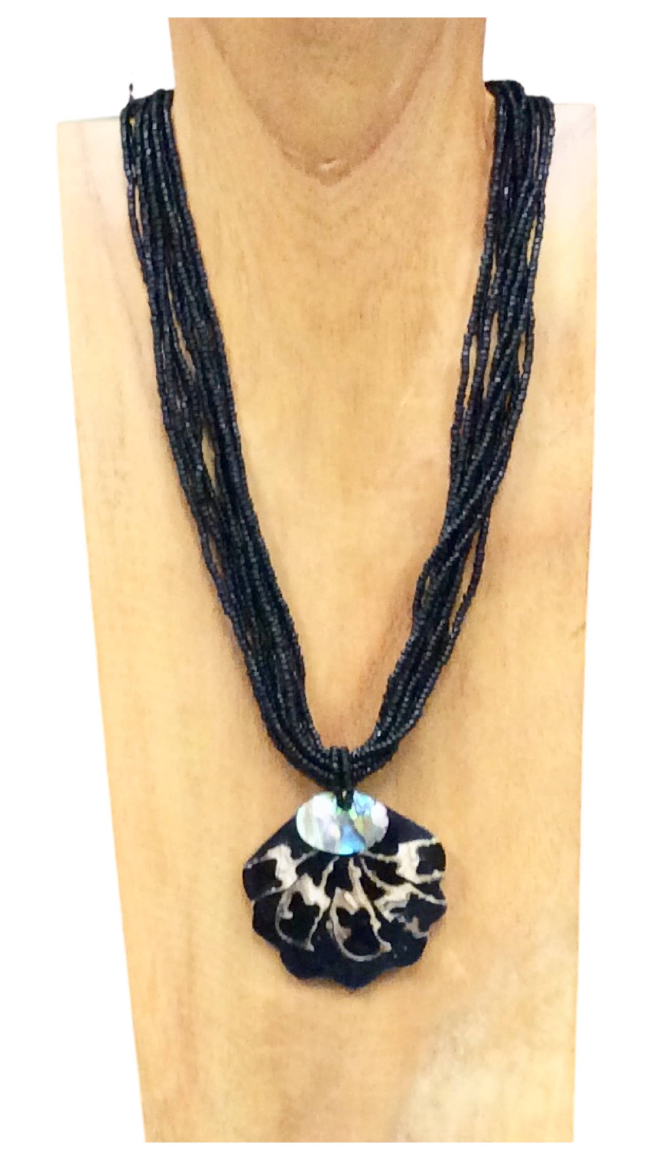 Bamboo Source Tropical Decor – wholesale Dangle earrings – Fan-shaped Shell Earrings - Black2