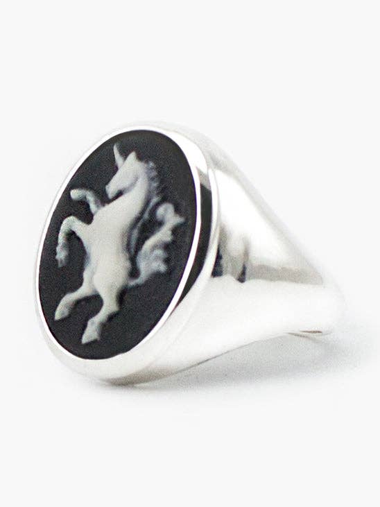 Unicorn cameosignetring for engroshandel hos Vintouch Jewels