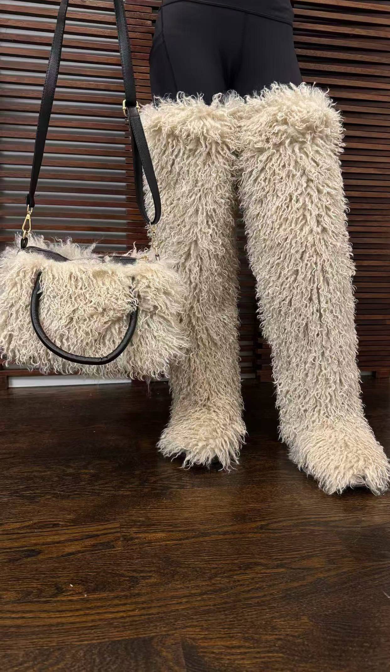 C&Y Accessories  INC - Wholesale Boots - Women's - Fur 023