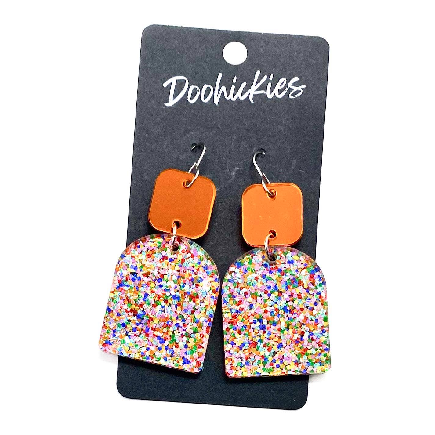 Doohickies - Vente Boucles d'oreilles pendantes - La Collection Daisy - Boucles d'oreilles en acrylique d'été2