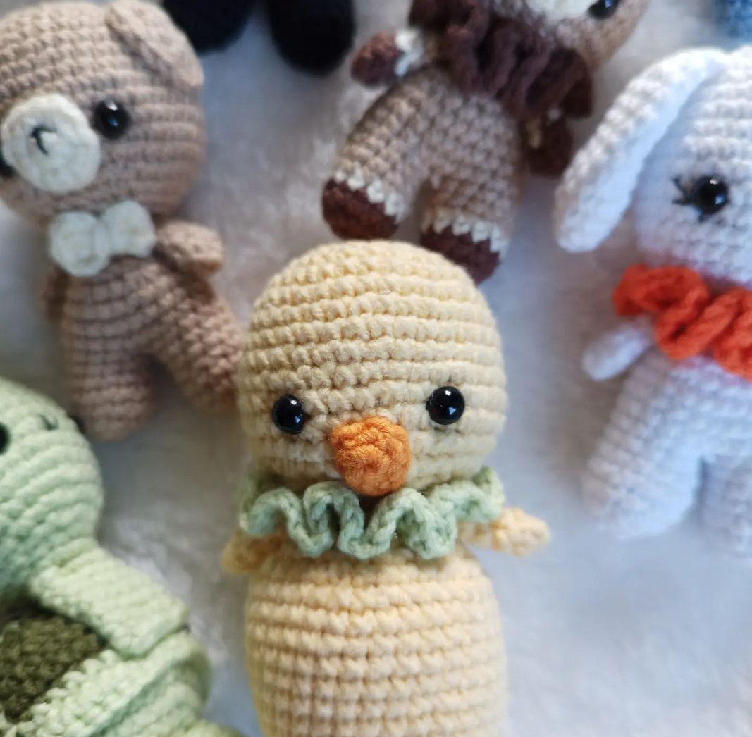 KLABELGIFT – Großhandel Kuschel-/Plüschtier – Kind & Baby – Amigurumi Häkeltier Mini-Spielzeug Schlüsselanhänger, Bio-Spielpuppe2