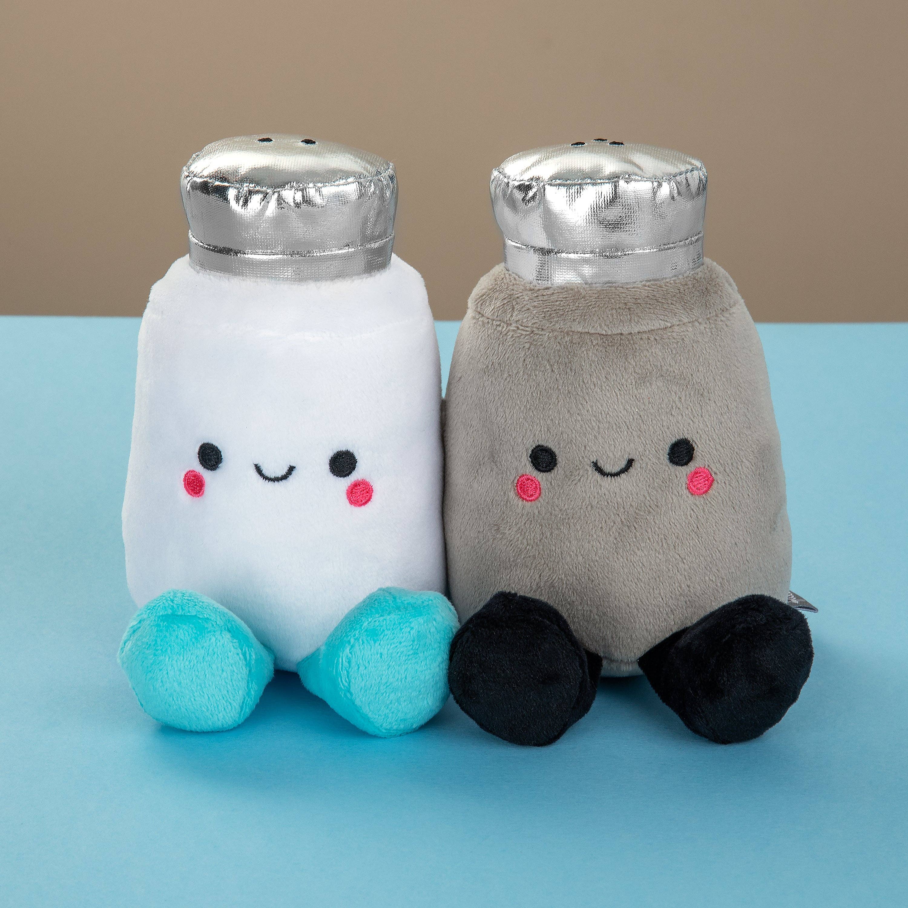 Hallmark – wholesale Stuffed/plush toy – Kids & baby – Better Together Salt And Pepper Magnetic Plush Pair2