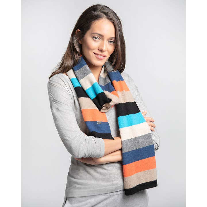 QUINN - Wholesale Scarf - Women's - The Cashmere Happy Scarf4