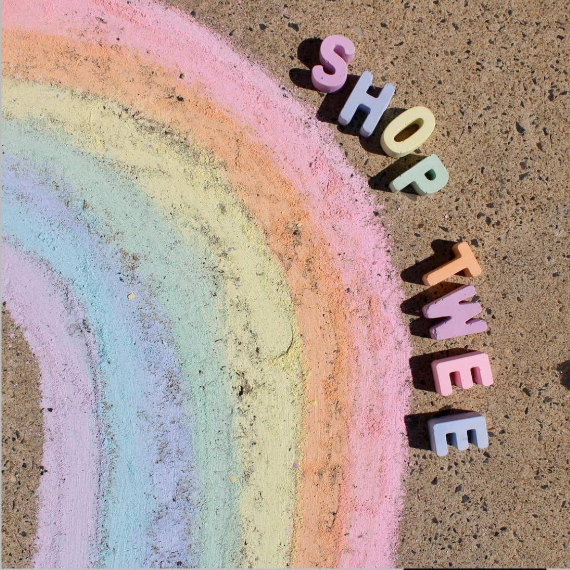 TWEE made for little hands - Vendita all'ingrosso Gesso - ALPHABET | Gessetti fatti a mano a forma di lettere dell’alfabeto6