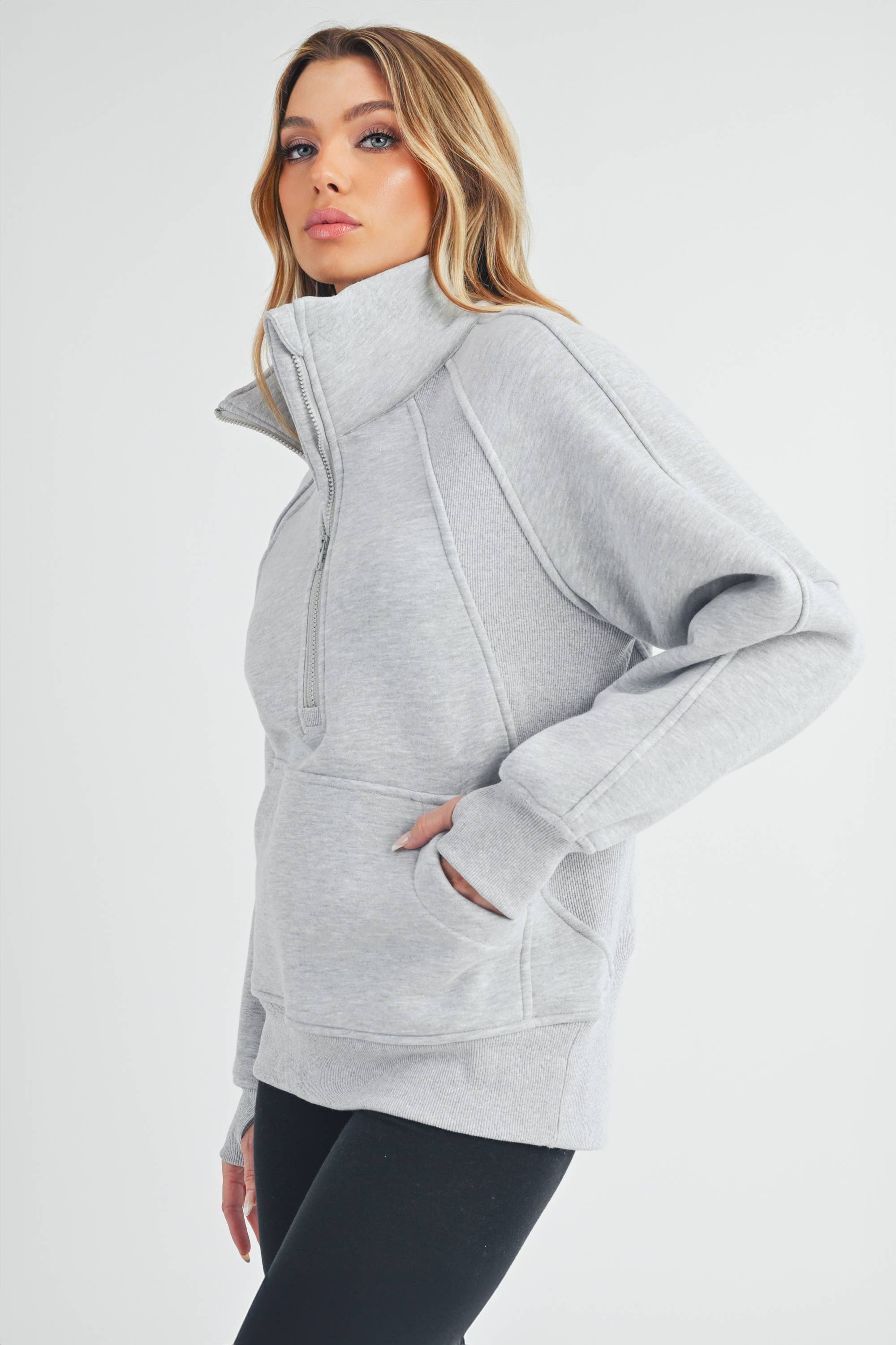 AEMI + CO - Wholesale Sweatshirt - Dames - 986DK lange Dove trui met halve rits en col44
